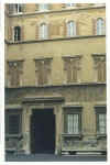 Piazza Ricci con l'entra di Palazzo Ricci alle spalle di Via Giulia.