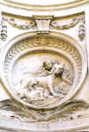 stemma della città di Siena sulla chiesa di S. Caterina da Siena